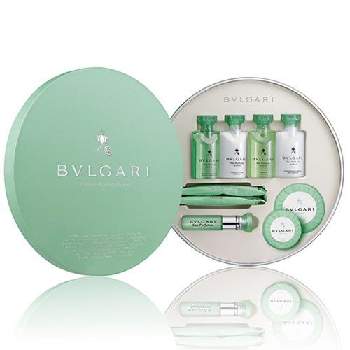 BVLGARI Green Tea VIP ajándékcsomag: 10 ml parfüm, tusfürdő 40 ml, sampon 40 ml, testápoló 40 ml, hajkondícionáló 40 ml, 50 és 75 g szappan, 2 db frissítő kendő, 3 db/cs.